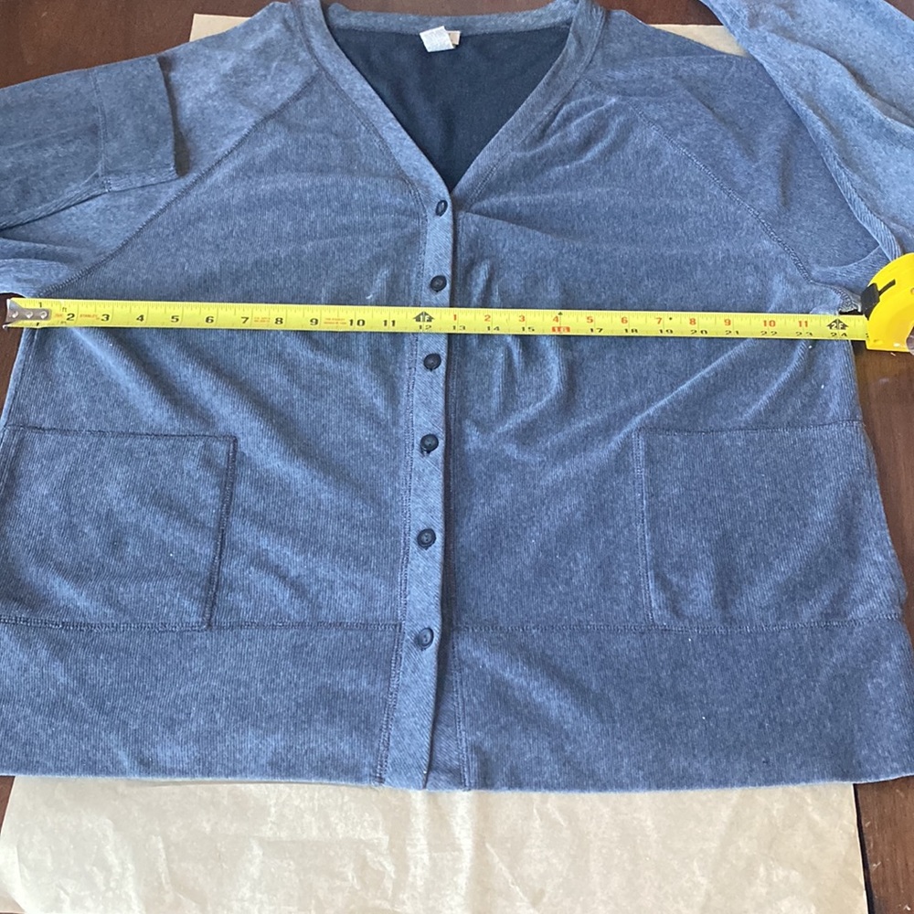 15:08- 3/$25 Bundle Only - J.Jill Velour Cardigan - Picture 11 of 16